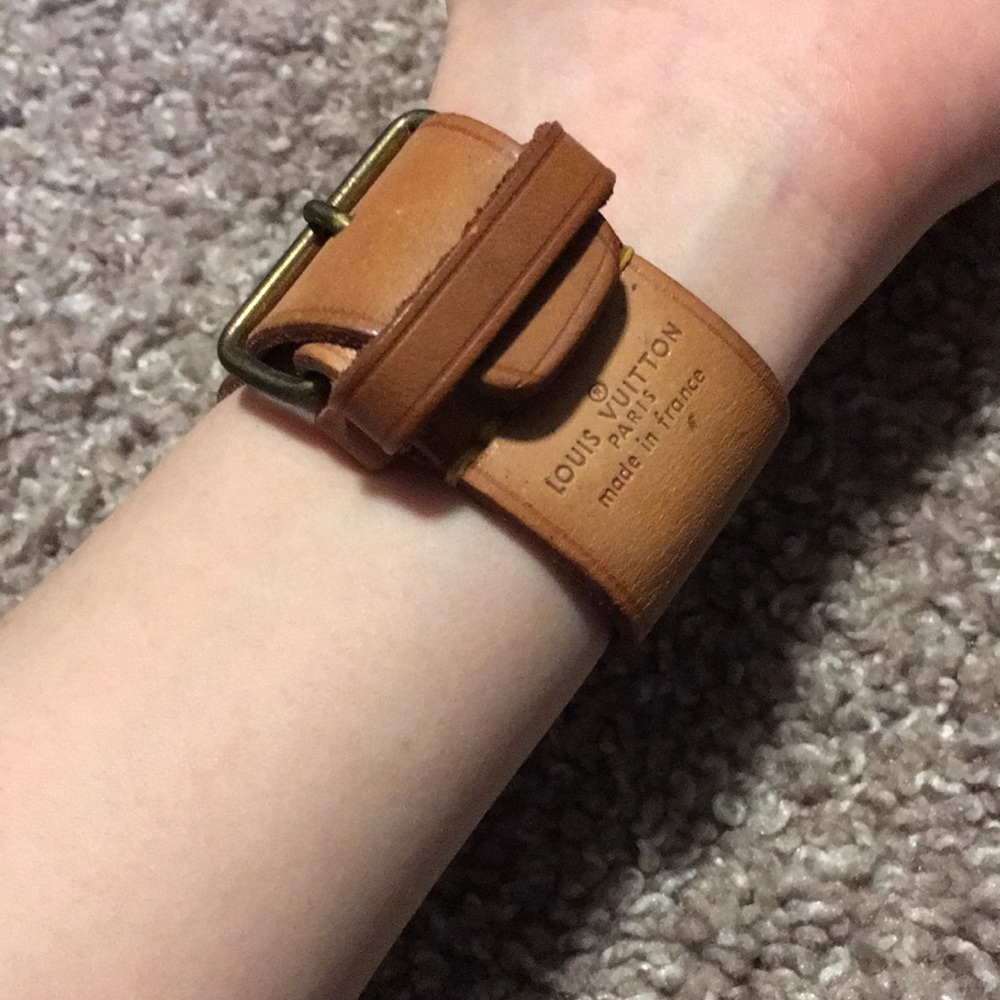 Auth Louis Vuitton Tan Poignant (Luggage Strap) or Bracelet Vachetta Leather